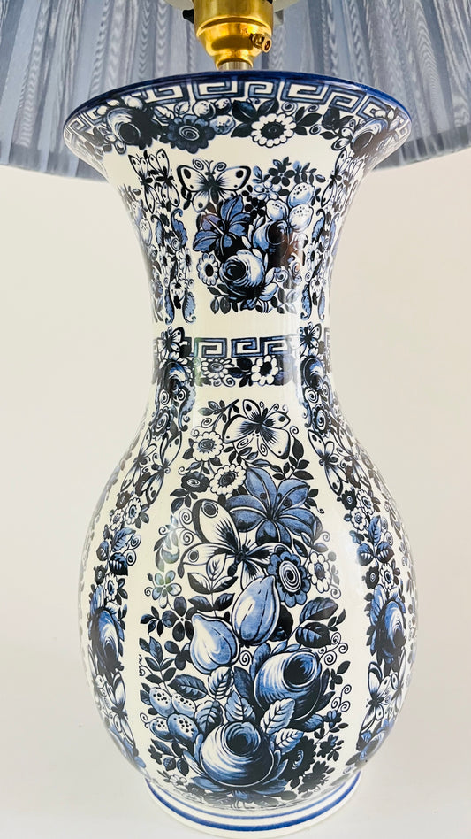 Antique Delfia Lamp