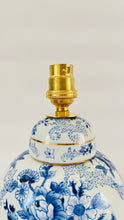 Load image into Gallery viewer, Antique Mini Flower Lamp