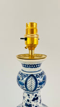 Load image into Gallery viewer, Antique Delft ‘Knobbelvaas’ Lamp