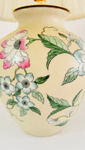 Load image into Gallery viewer, Antique Summer Flower Lamp