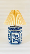 Load image into Gallery viewer, Antique Chinese Hexagon Lamp