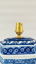 Load image into Gallery viewer, Antique Chinese Hexagon Lamp