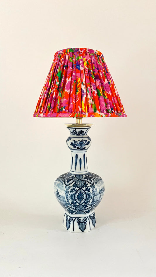 Antique Delft ‘Knobbelvaas’ Lamp
