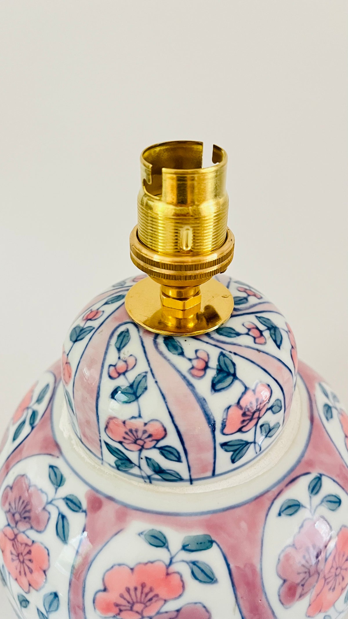 Antique Pink Flower Lamp
