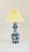 Load image into Gallery viewer, Antique Delft ‘Knobbelvaas’ Lamp
