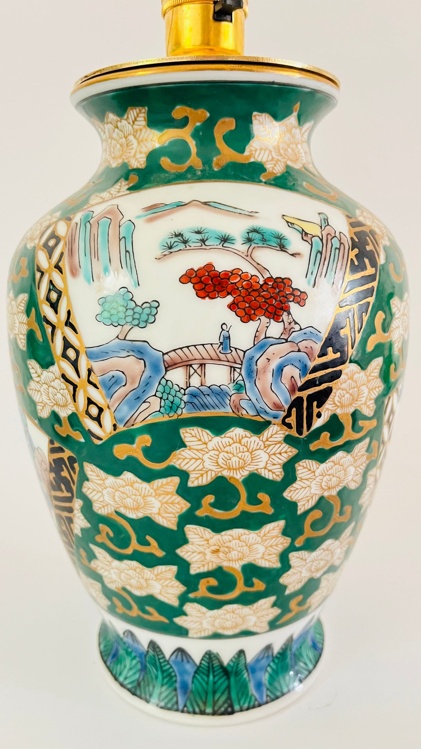 Antique Japanese Gold Imari Lamp