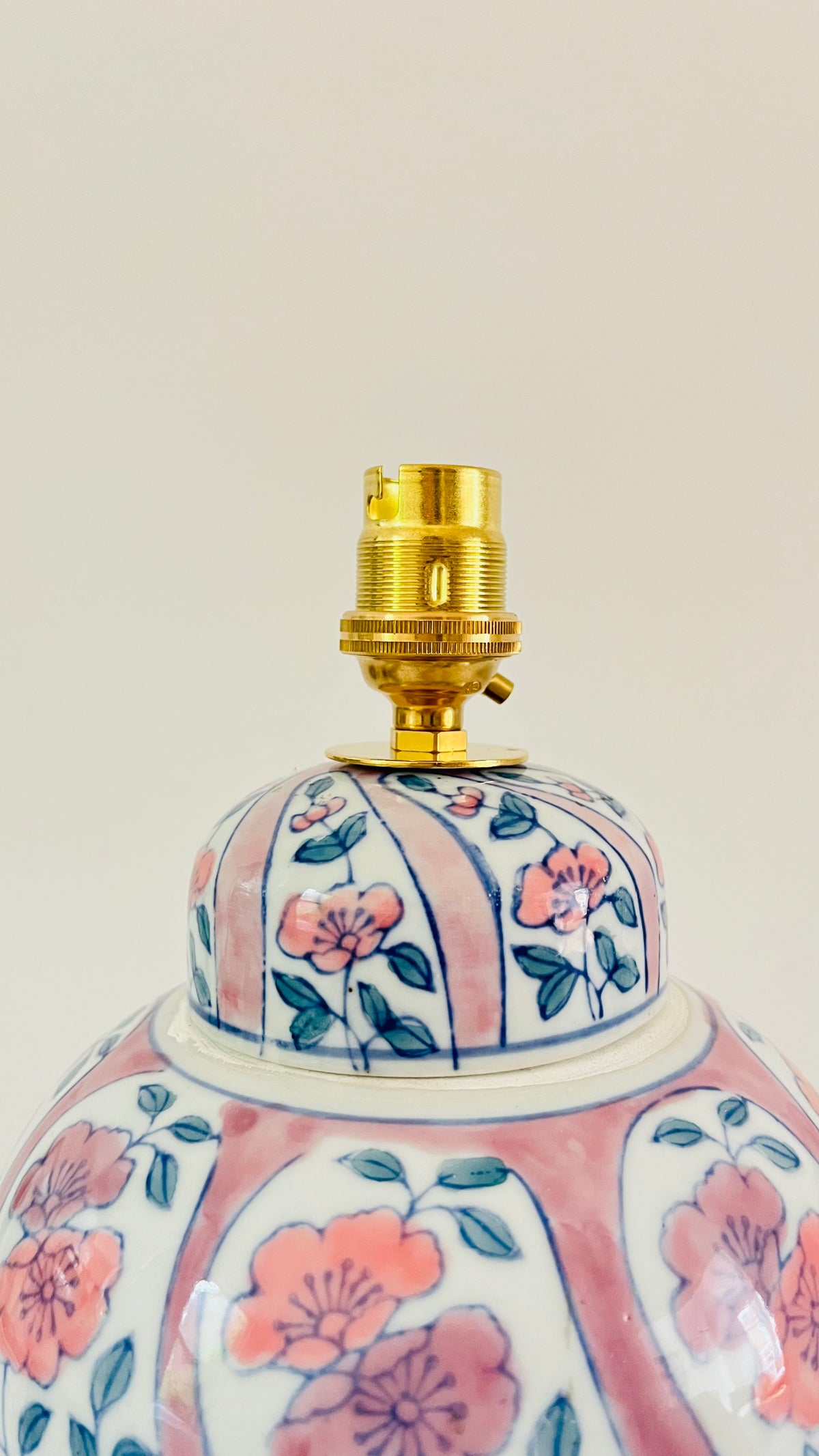 Antique Pink Flower Lamp