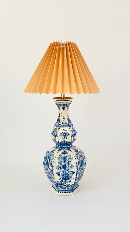 Antique Delft ‘Knobbelvaas’ Lamp