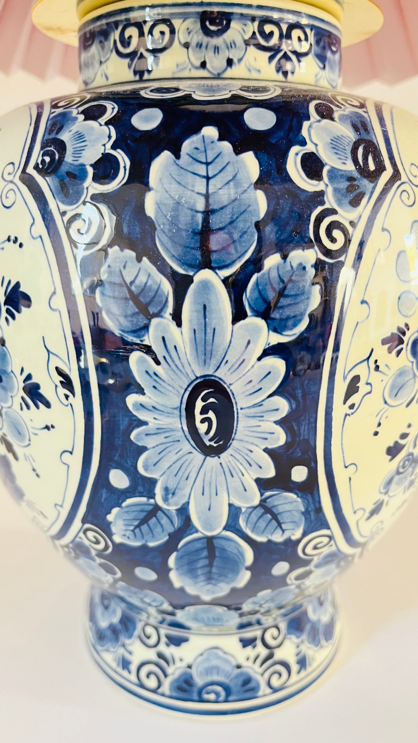 Antique Delft Regina Lamp