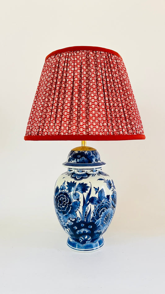 Antique Delft ‘De Porceleyne Fles’ Lamp
