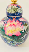 Load image into Gallery viewer, Antique Mini Water Lily Lamp
