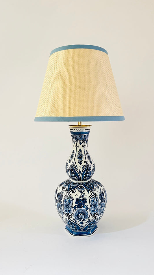 Antique Royal Delft ‘Knobbelvaas’ Lamp