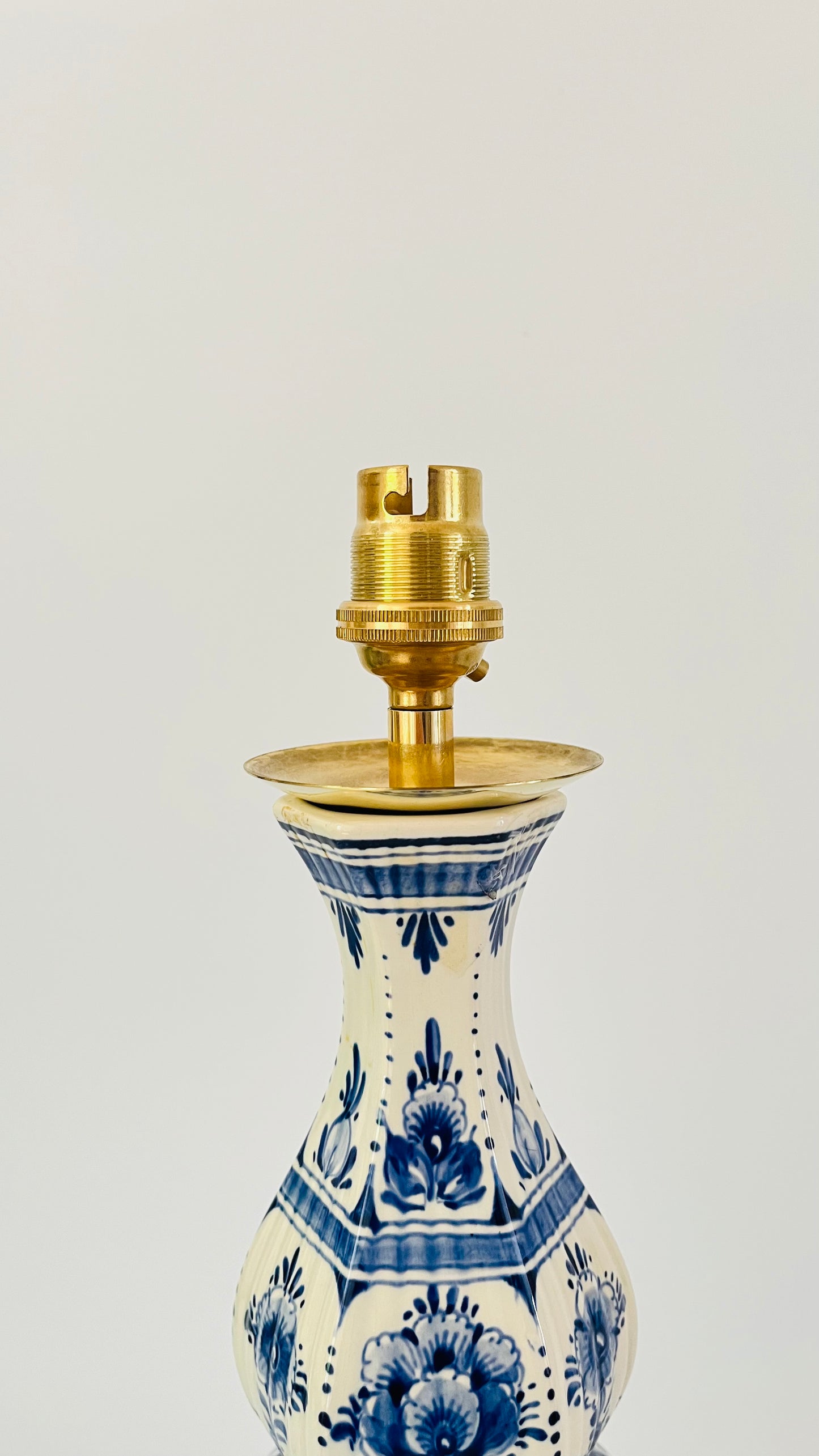 Antique Delft ‘Knobbelvaas’ Lamp
