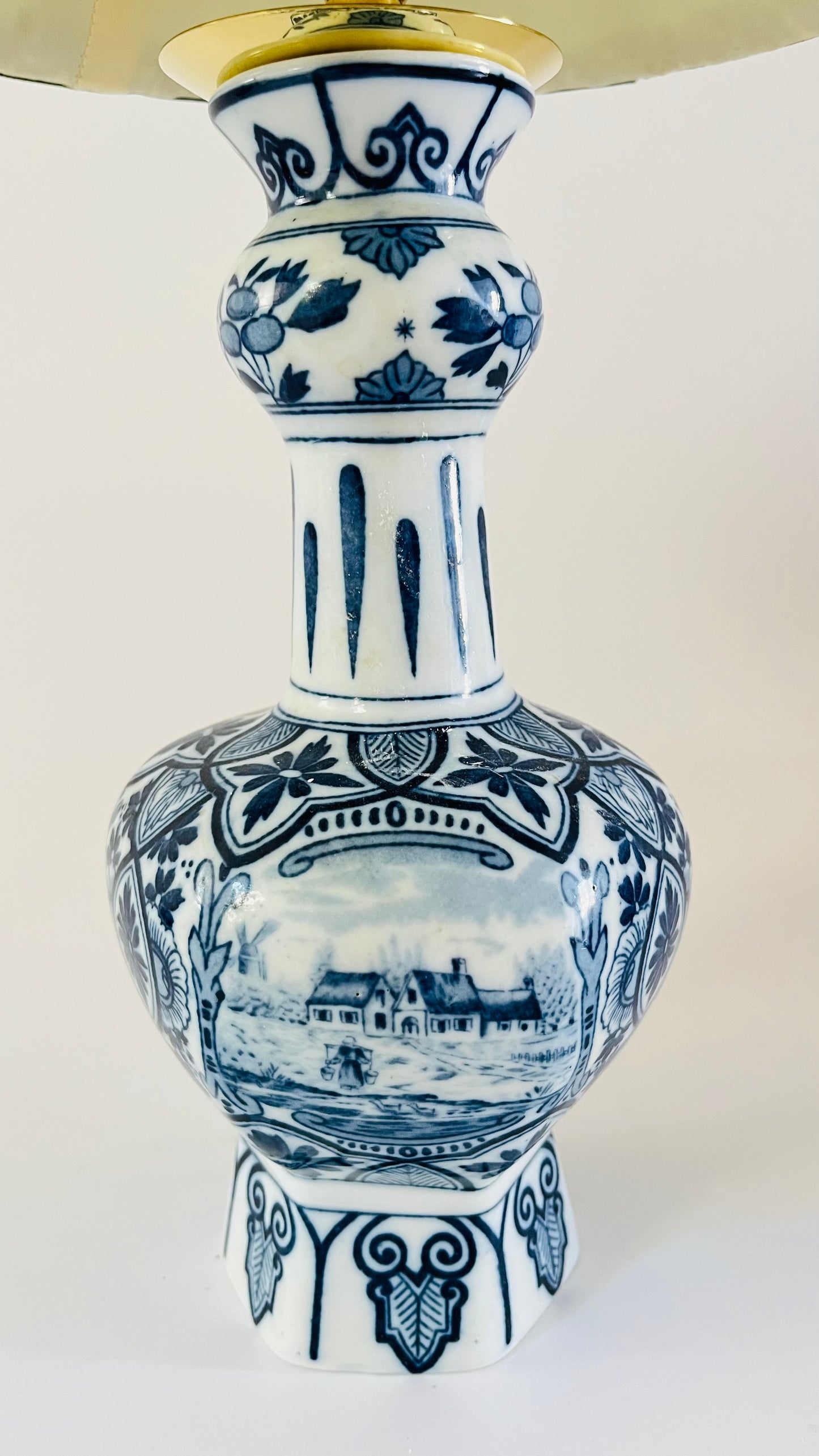 Antique Delft ‘Knobbelvaas’ Lamp