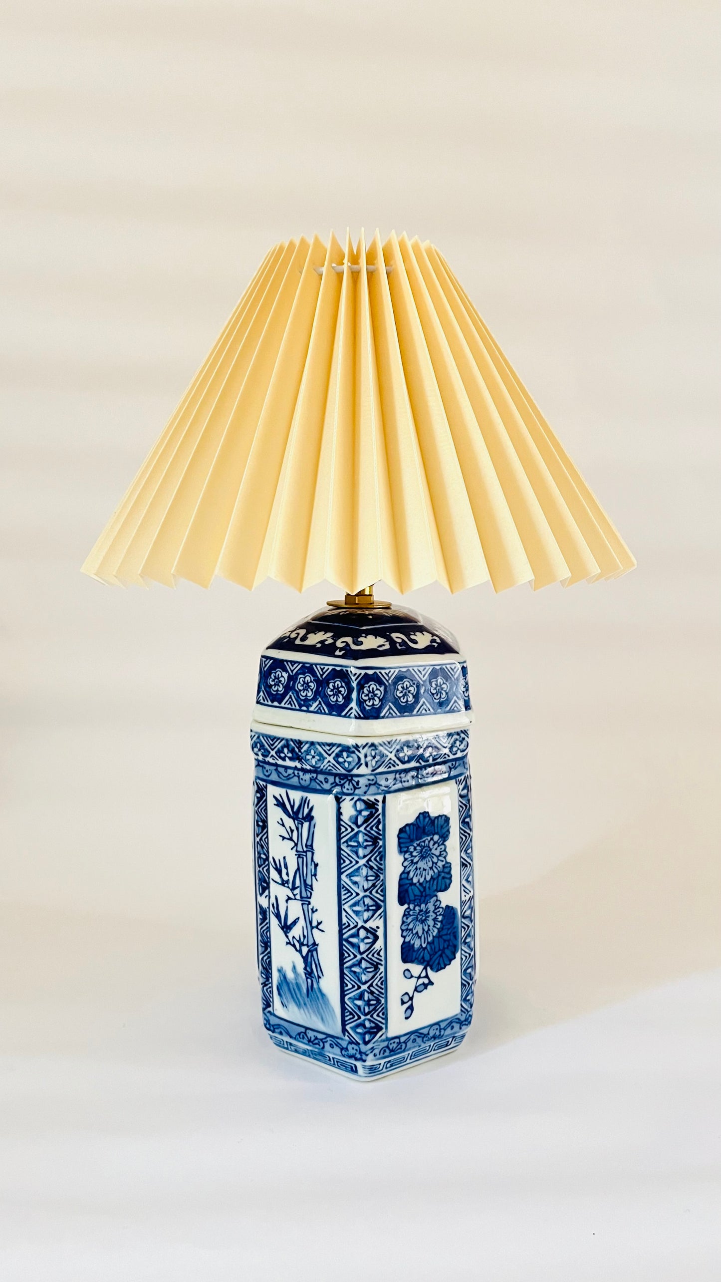 Antique Chinese Hexagon Lamp