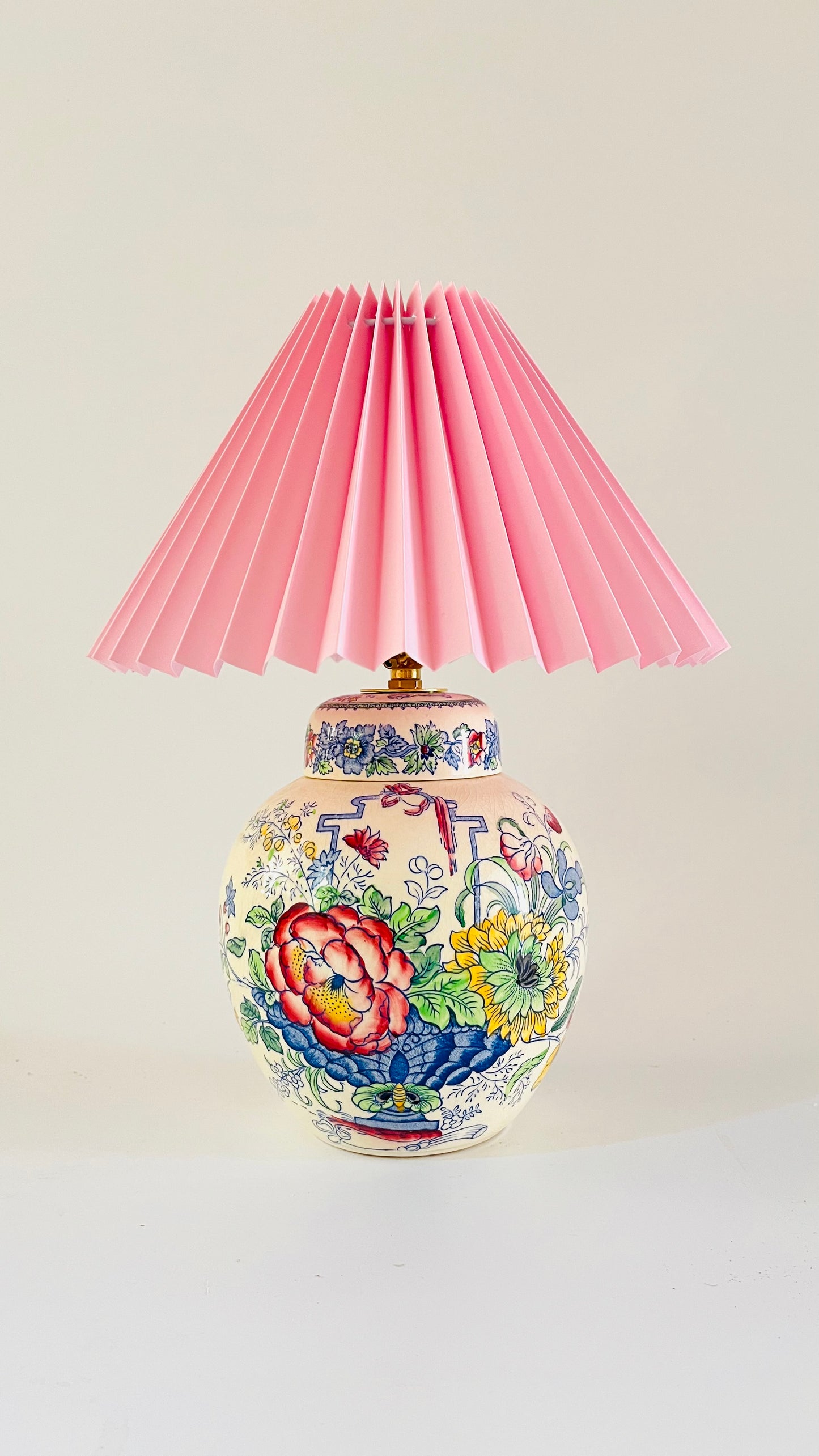 Antique Mason’s ‘Strathmore’ Lamp