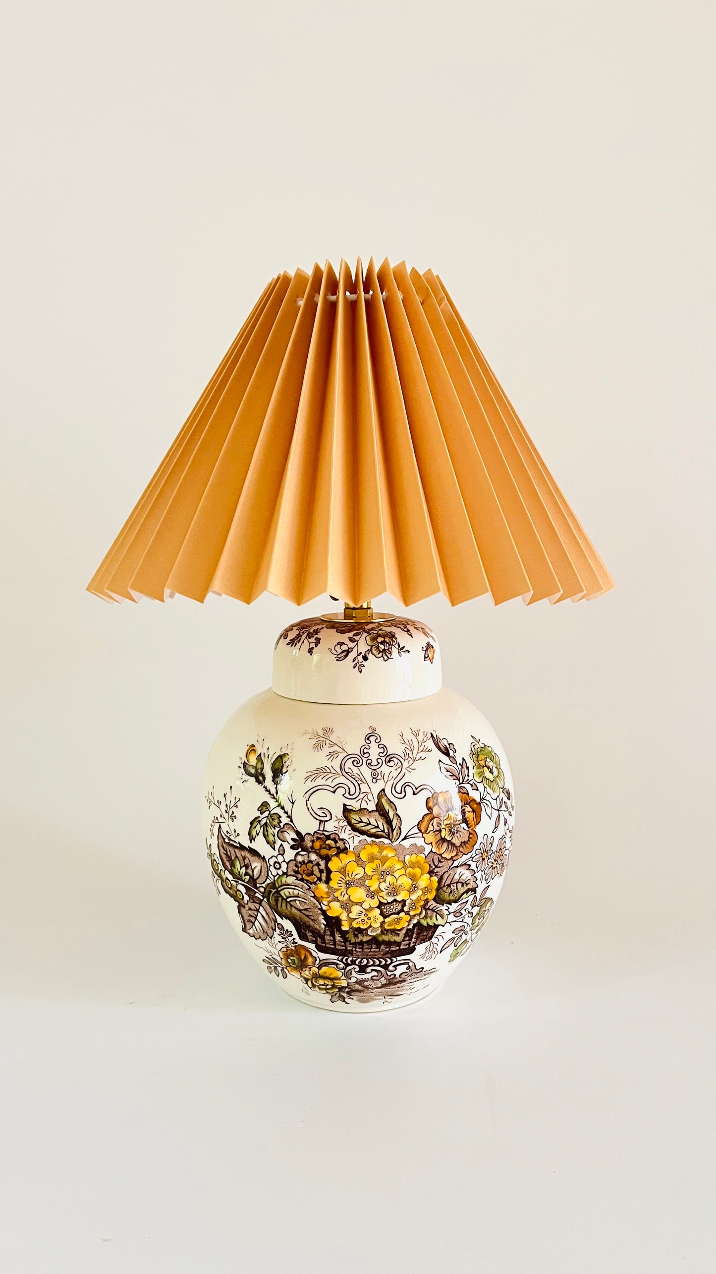 Antique Mason’s ‘Ascot’ Lamp