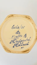 Load image into Gallery viewer, Antique Delft ‘Knobbelvaas’ Lamp
