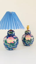 Load image into Gallery viewer, Antique Mini Water Lily Lamp
