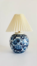 Load image into Gallery viewer, Antique Flower Lamp
