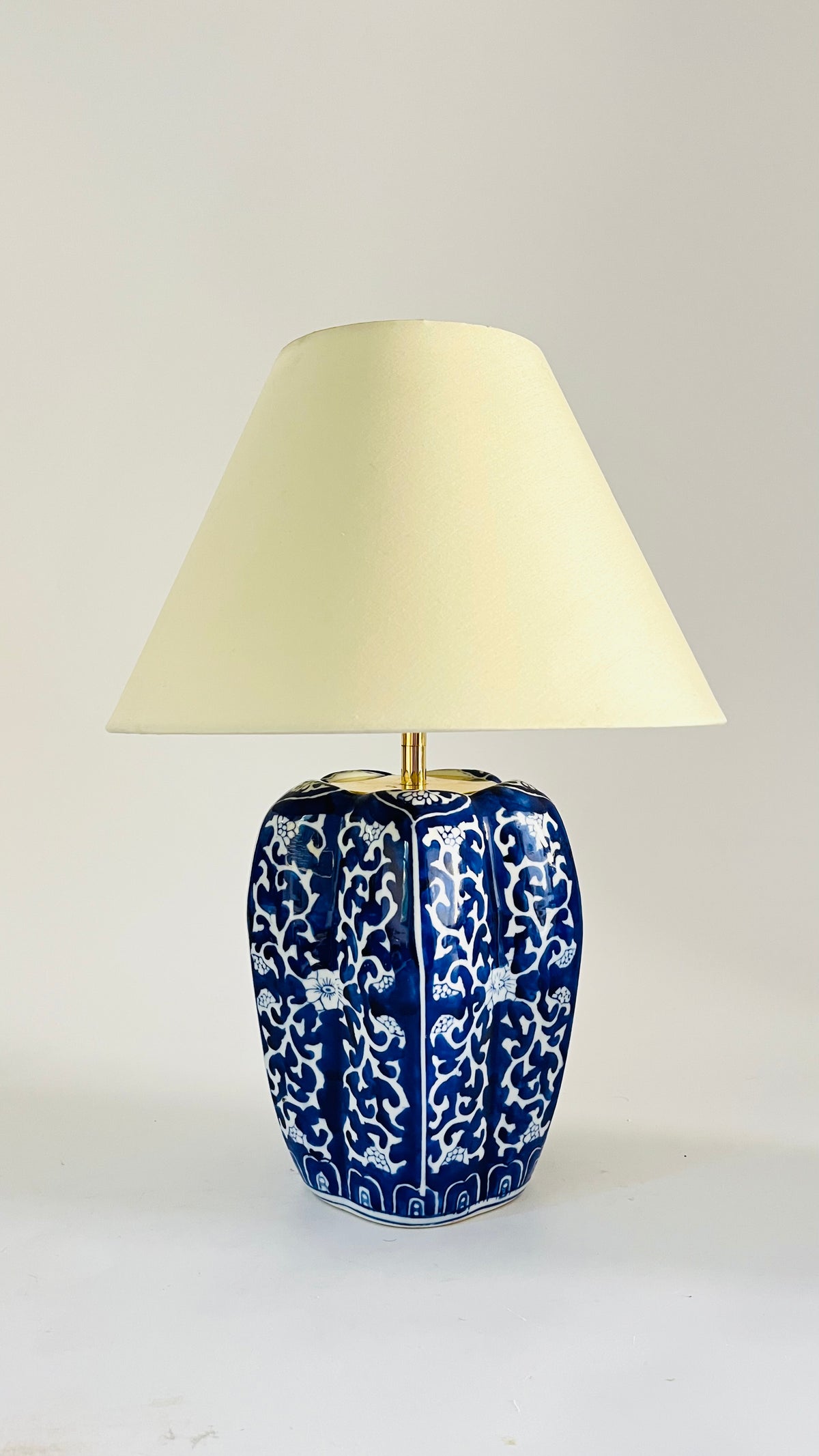 Antique Chinese Table Lamp