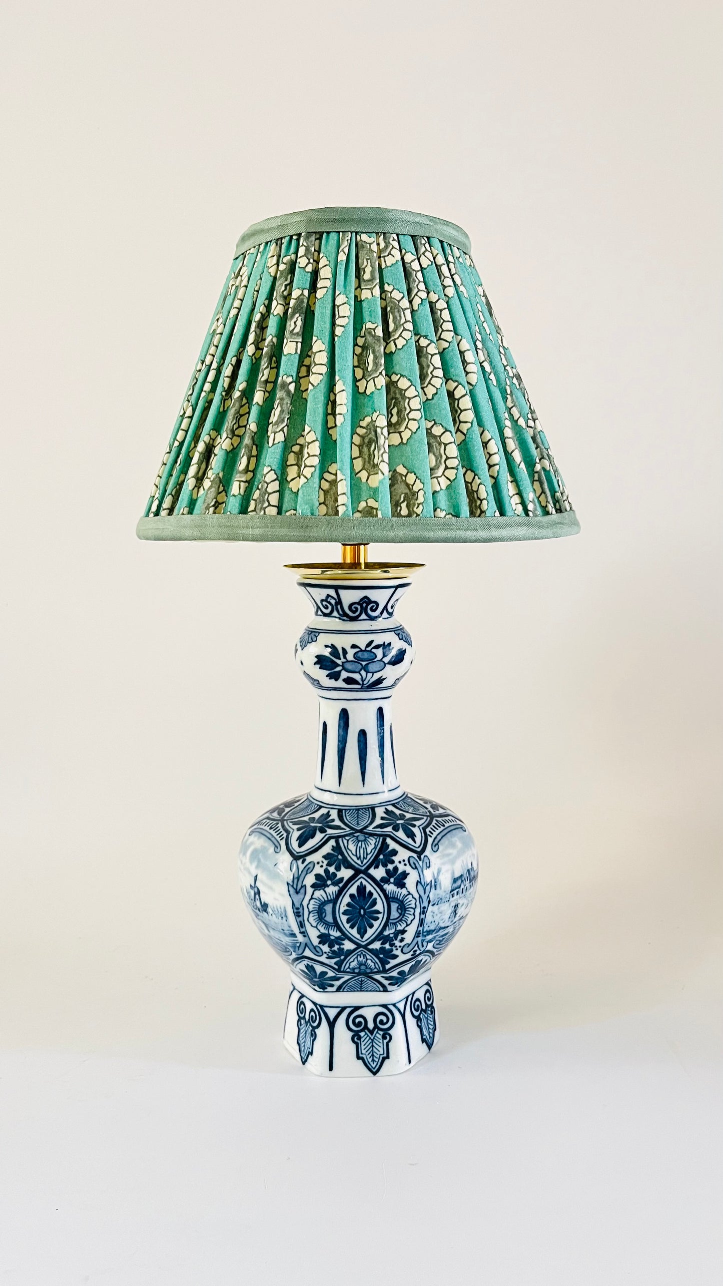 Antique Delft ‘Knobbelvaas’ Lamp
