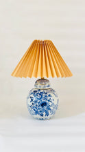 Load image into Gallery viewer, Antique Mini Flower Lamp
