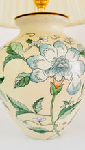 Load image into Gallery viewer, Antique Summer Flower Lamp
