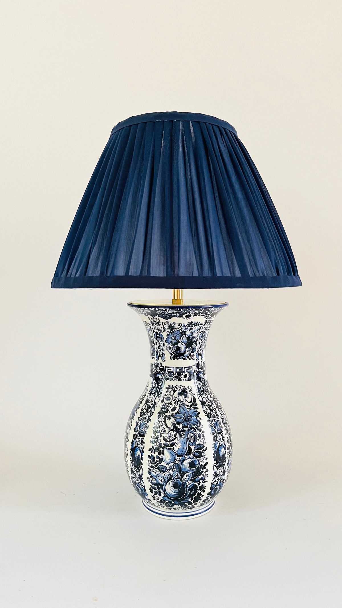 Antique Delfia Lamp
