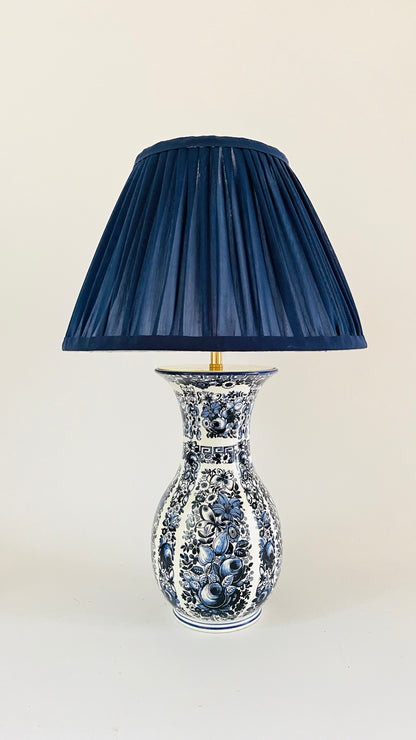 Antique Delfia Lamp